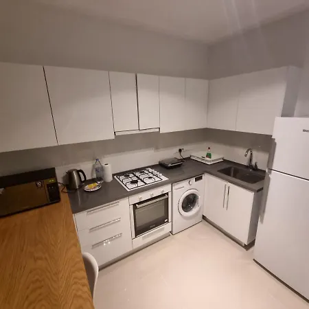 Apartment Remus Pool In Caesar &